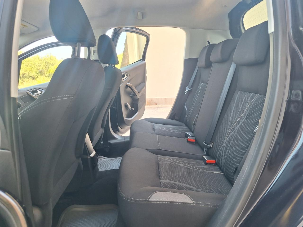 Peugeot 208 1.4 HDi 68 CV 5 p PERFETTA 2015