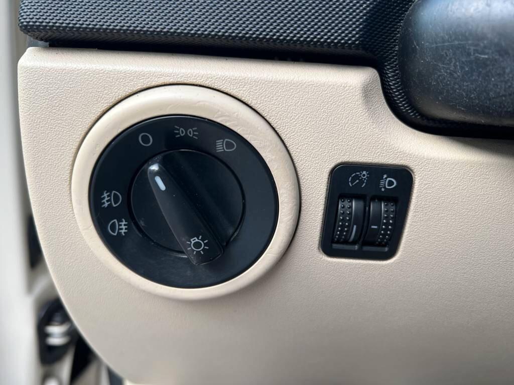 Volkswagen New Beetle 2.0 Cabrio