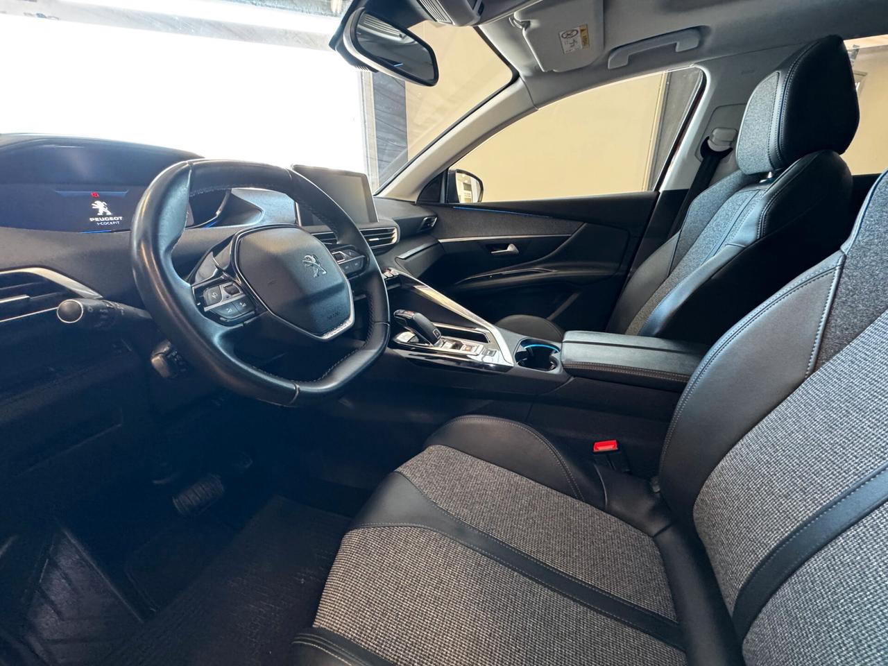 Peugeot 3008 BlueHDi 130cv EAT8 Allure 2020