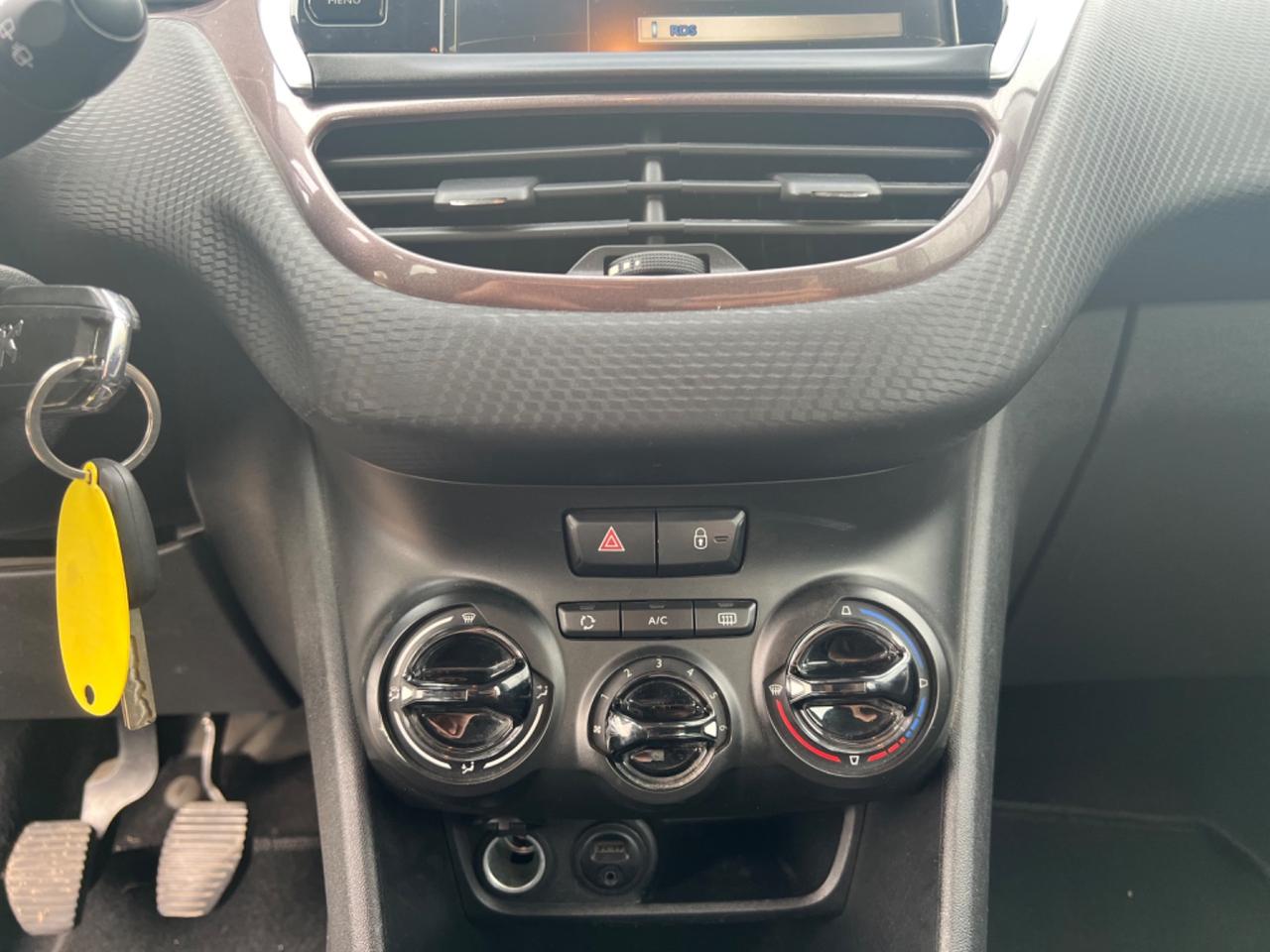 Peugeot 2008 1.2 Benzina 69000Km permute rate garanzia