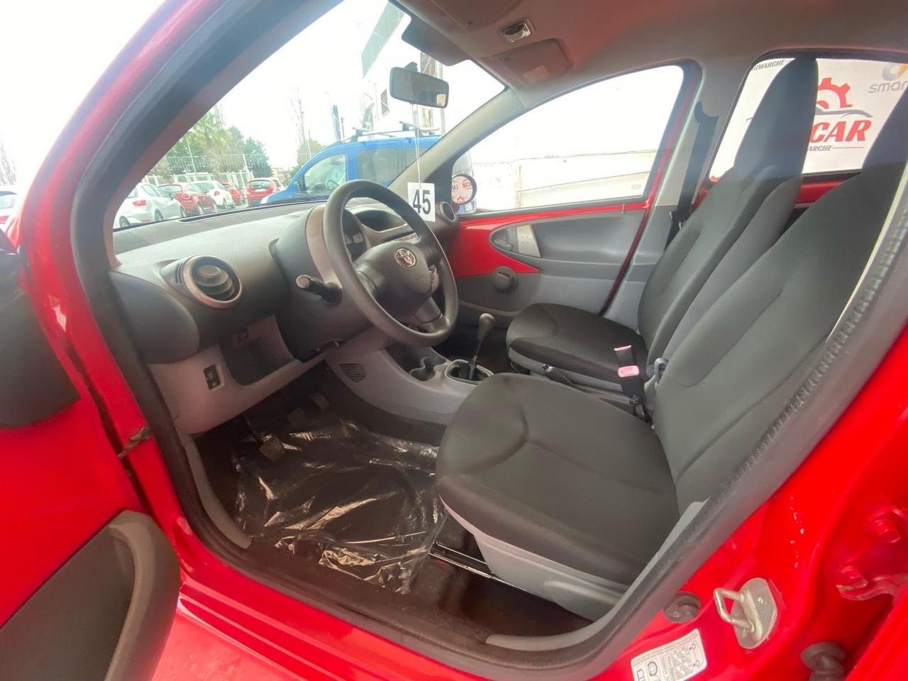 Toyota Aygo 1.0 12V VVT-i 5 porte Sol