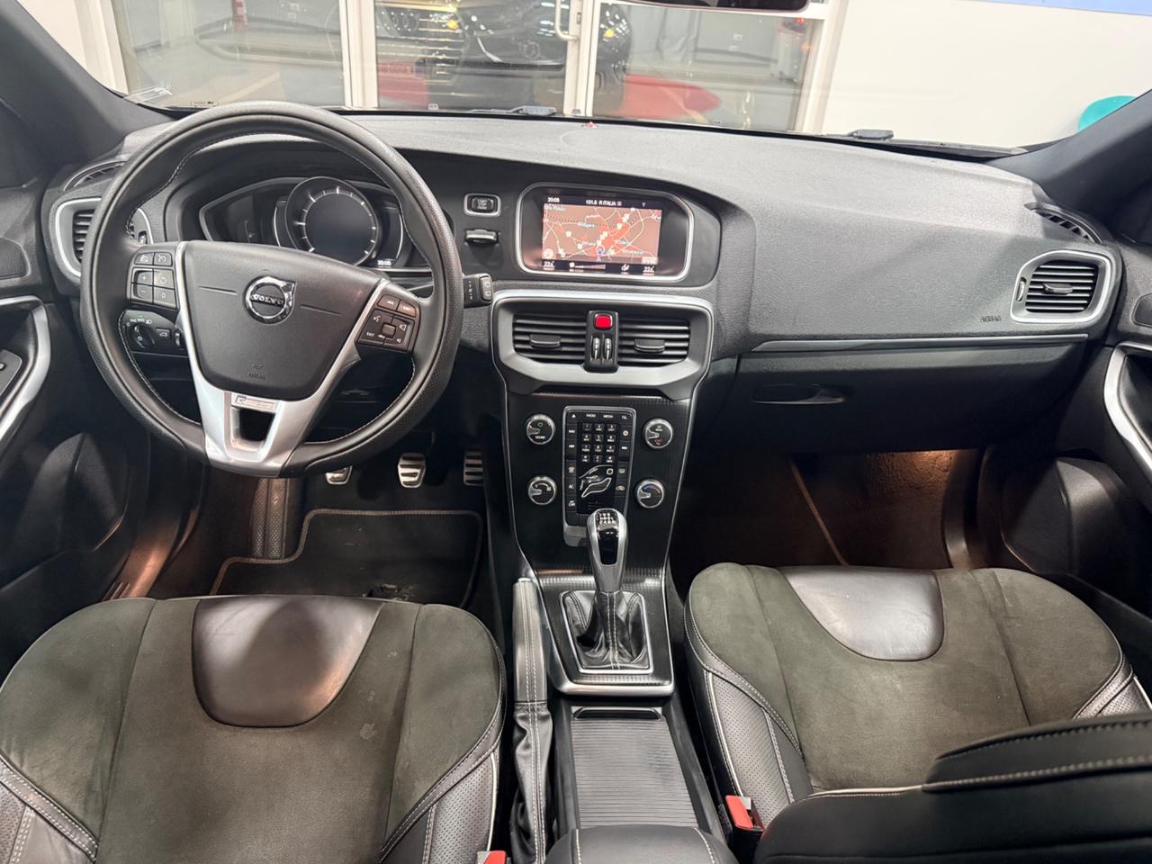 Volvo V40 D3 R-design