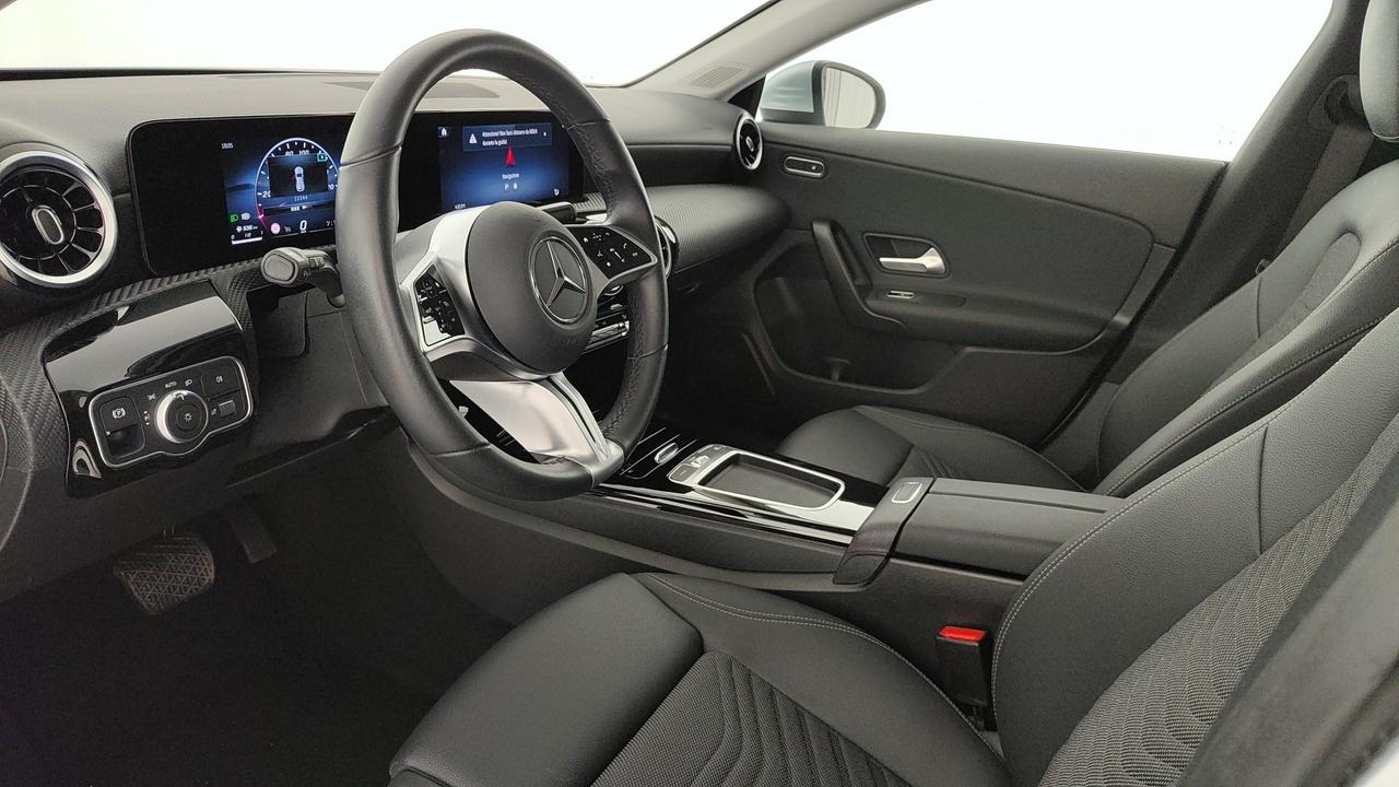 Mercedes-Benz CLA Shooting Brake 180 d Advanced auto