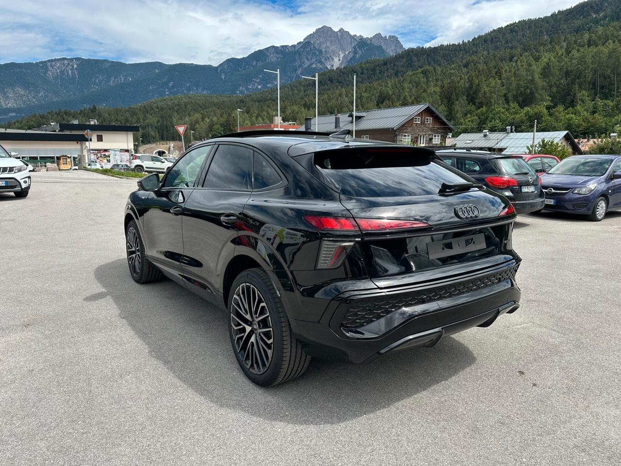 Audi Q3 SPB TFSI 150 kW S tronic quattro Line edition