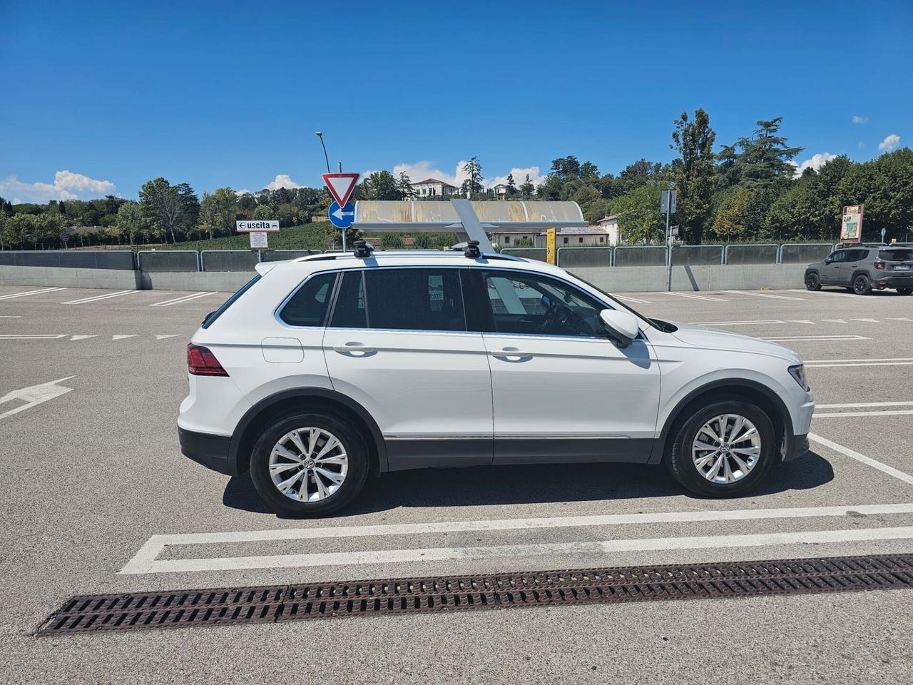 Volkswagen Tiguan 2.0 TDI SCR 4MOTION Business BlueMotion Technology