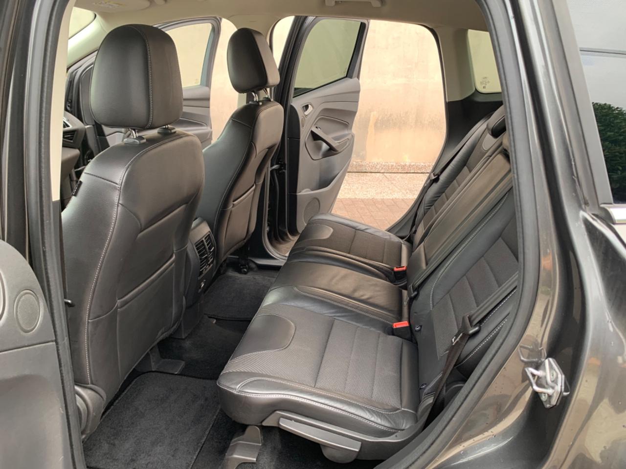 Ford Kuga 2.0 TDCI 150 CV S&S 4WD Powershift Titanium