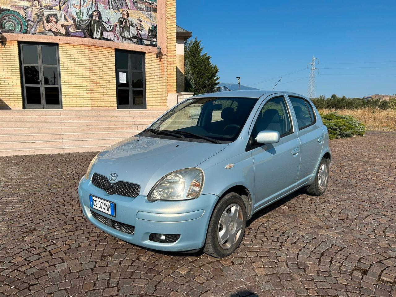 Toyota Yaris 1.0i 16V cat 5 porte Sol