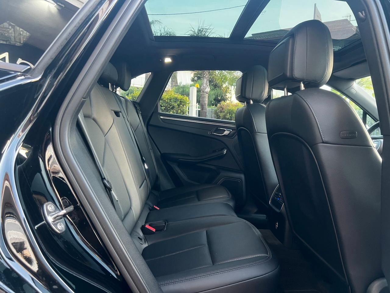 Porsche Macan 2.0 265- TOTAL BLACK-TETTO-2022
