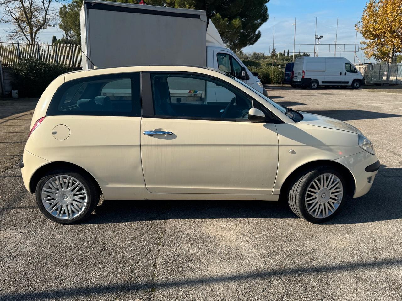 LANCIA YPSILON 1.3 MJ 70 CV. PLATINO TETTO+CERCHI