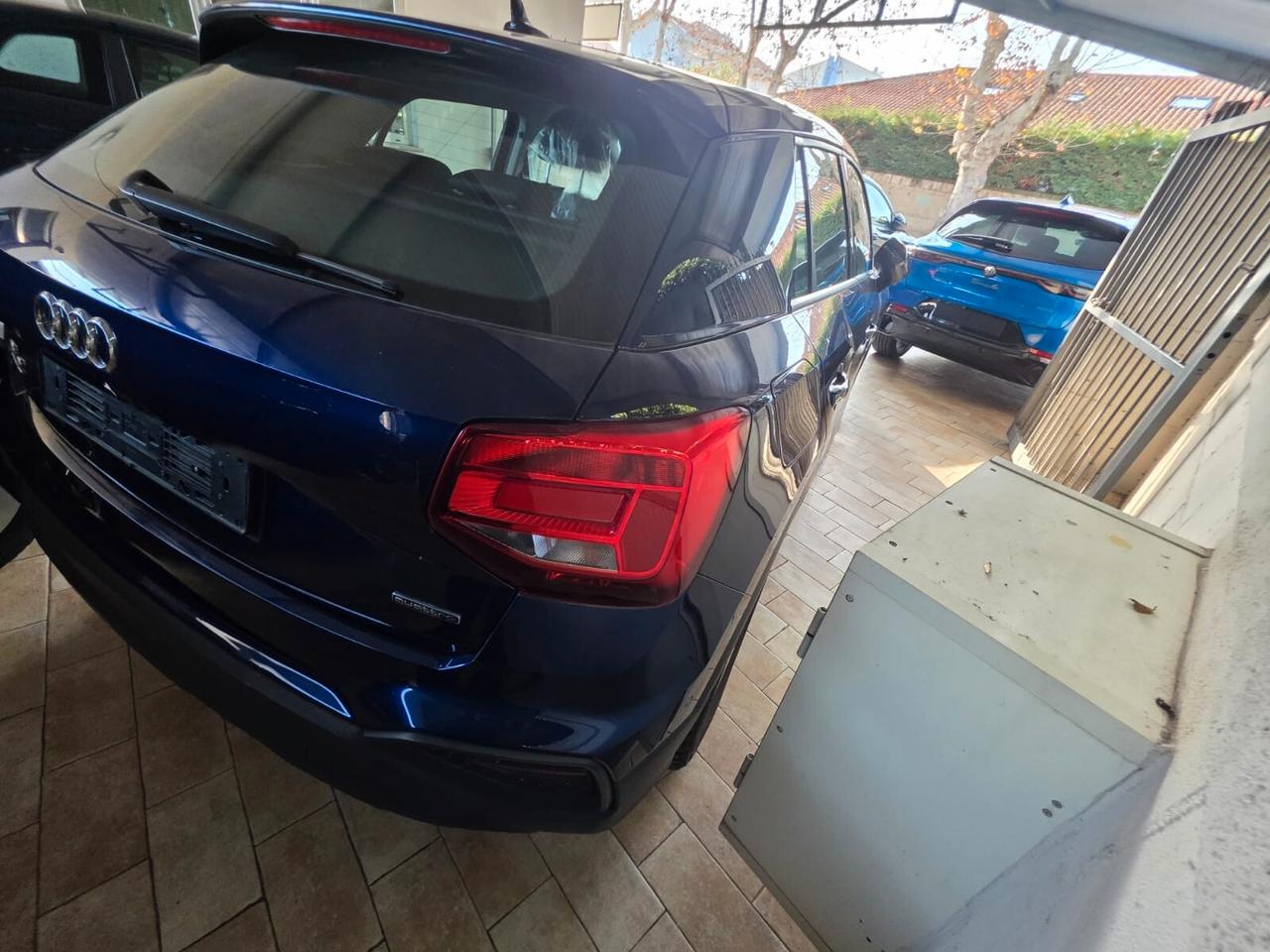 Audi Q2 35 TDI quattro S tronic Identity Black