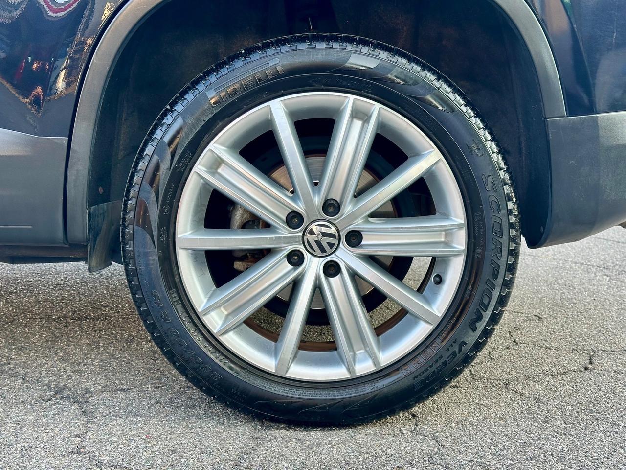 Volkswagen Tiguan 2.0 TDI DPF 4MOTION tiptronic Track & Field