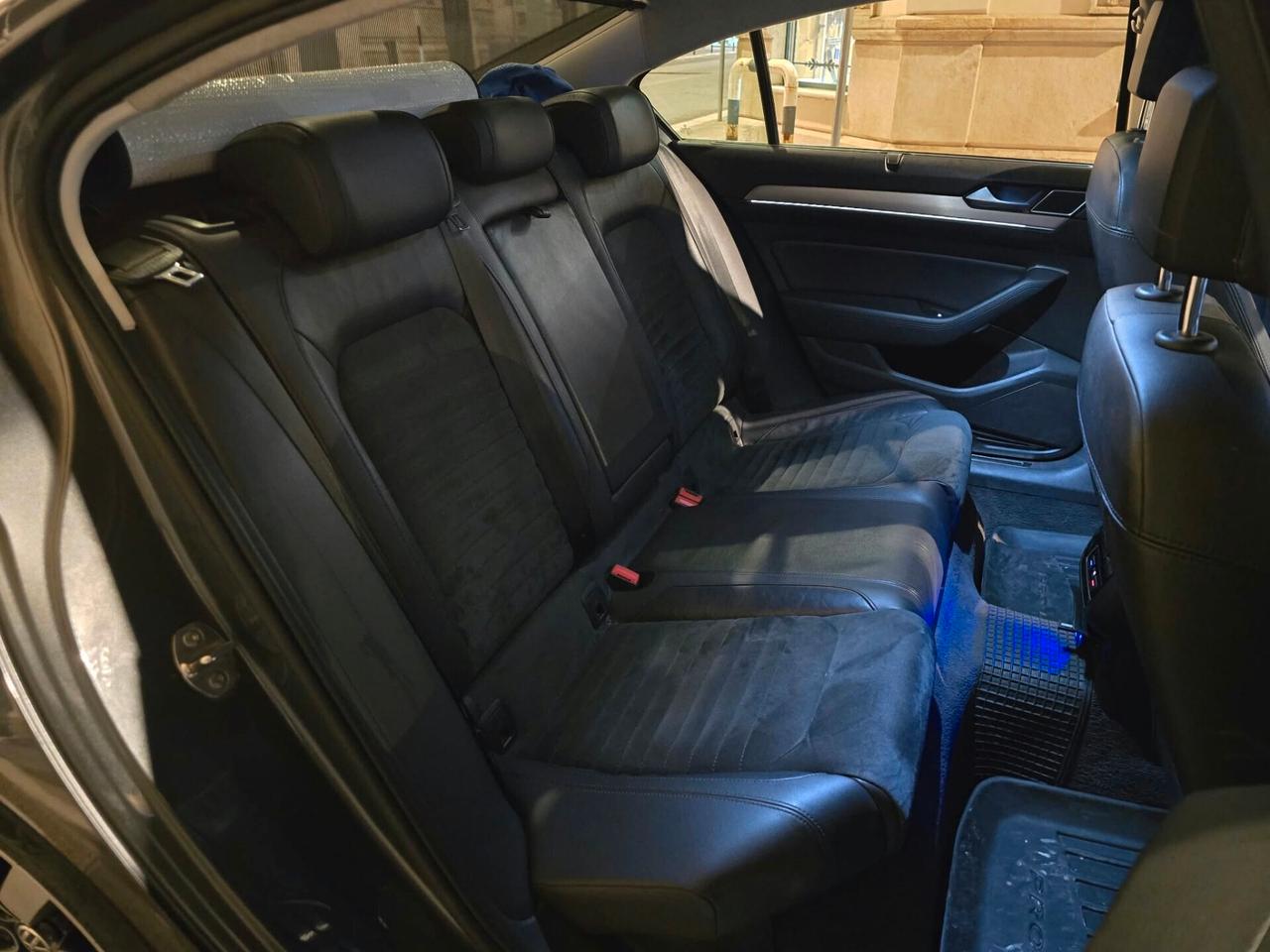 Volkswagen Passat 2.0 TDI DSG Highline BlueMotion