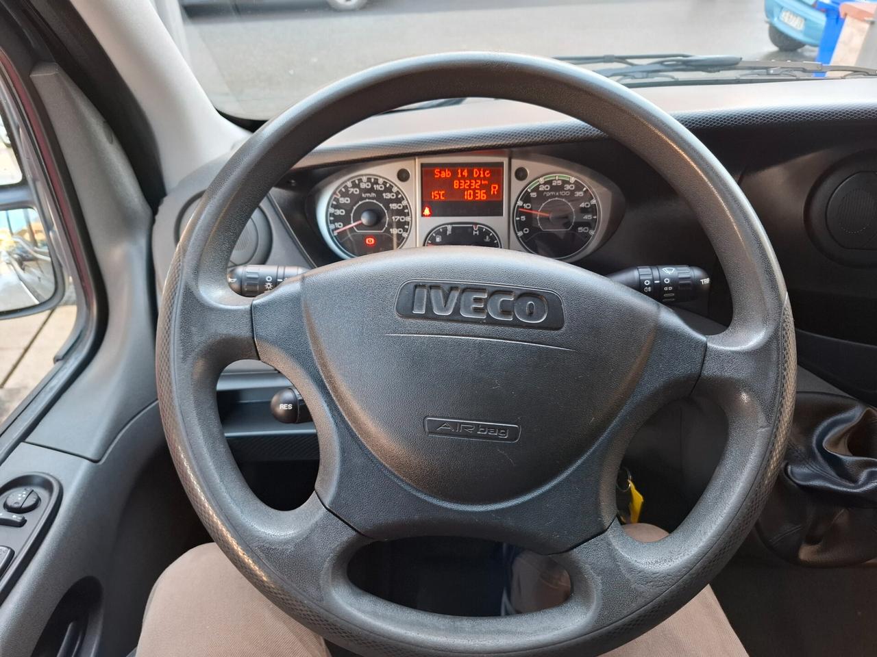 Iveco Daily 3.0-MATIC-CABINATO BOX