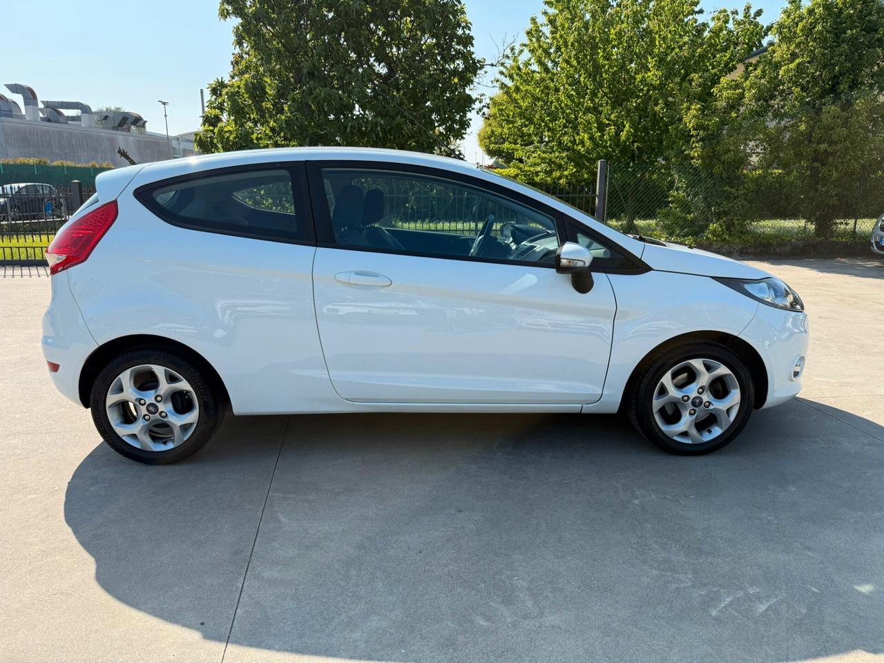 Ford Fiesta 3p 1.2 60 CV neo-pat