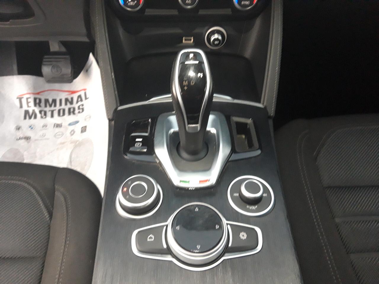 Alfa Romeo Stelvio 2.2 Turbodiesel 190 CV AT8 RWD Business