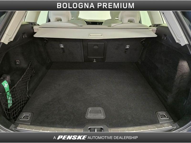 Volvo XC60 XC60 B4 (d) AWD automatico Plus Bright