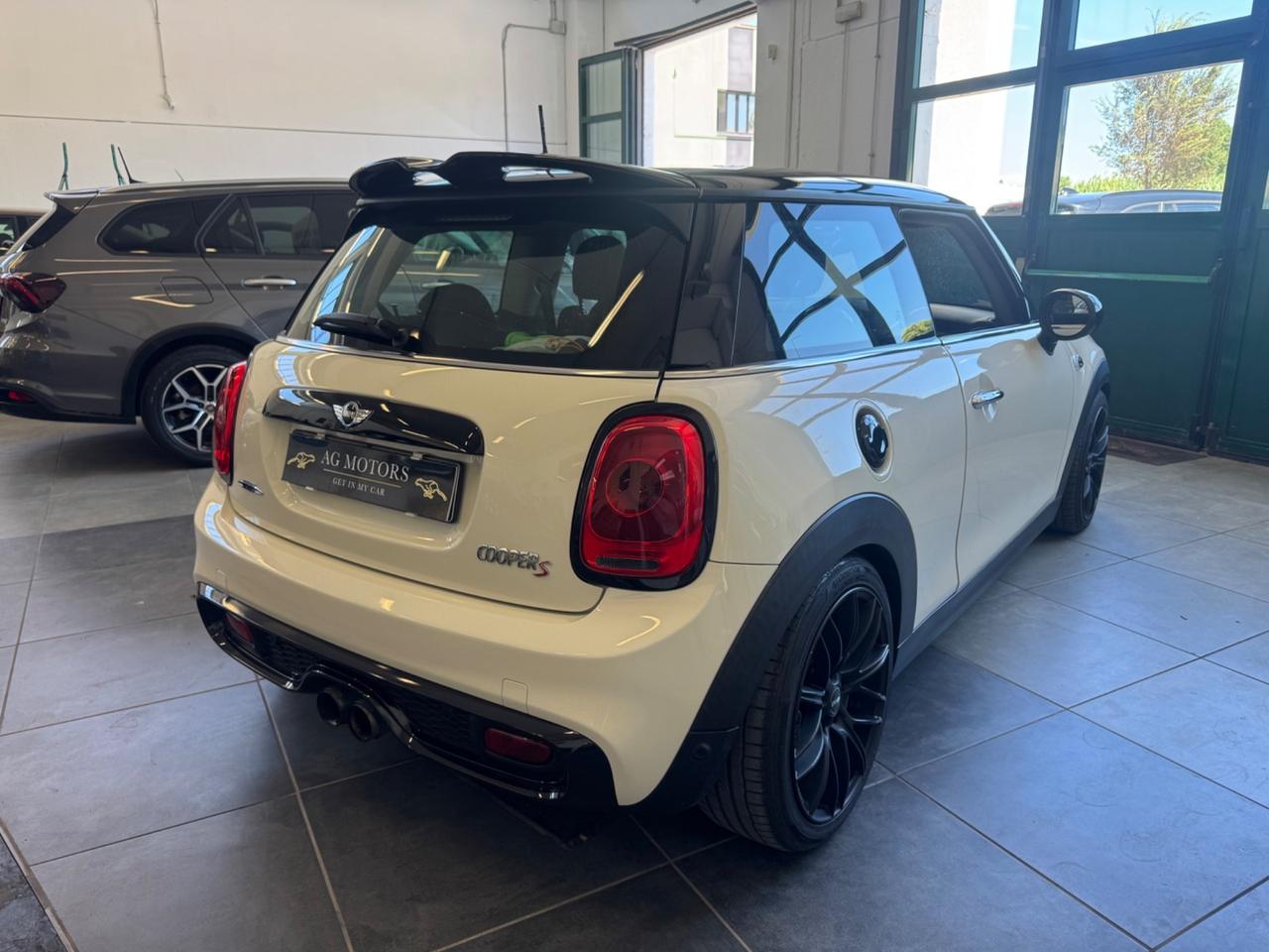 Mini 2.0 Cooper S allestimento JCW