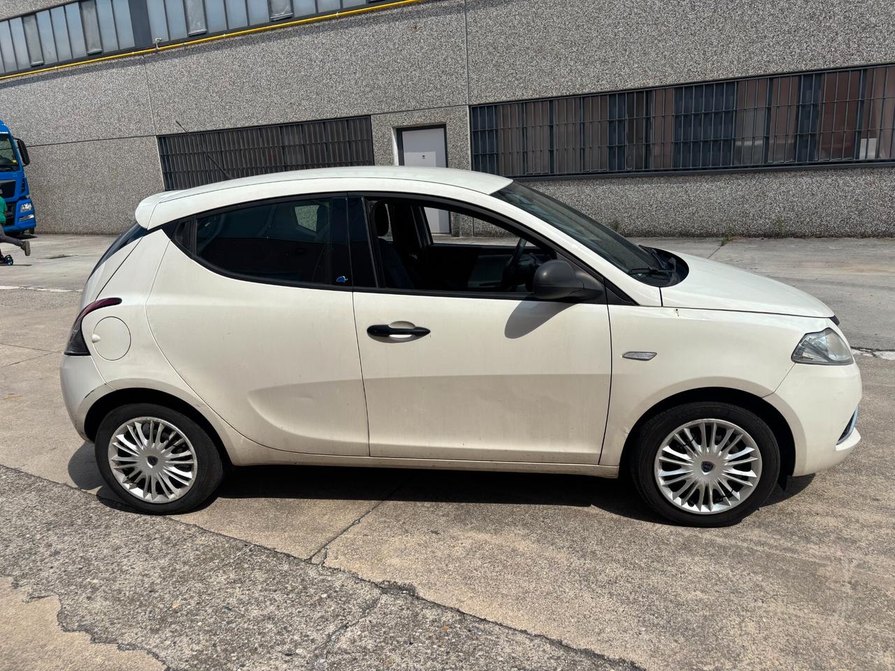 Lancia Ypsilon 1.2 69 CV 5 porte GPL Ecochic Gold