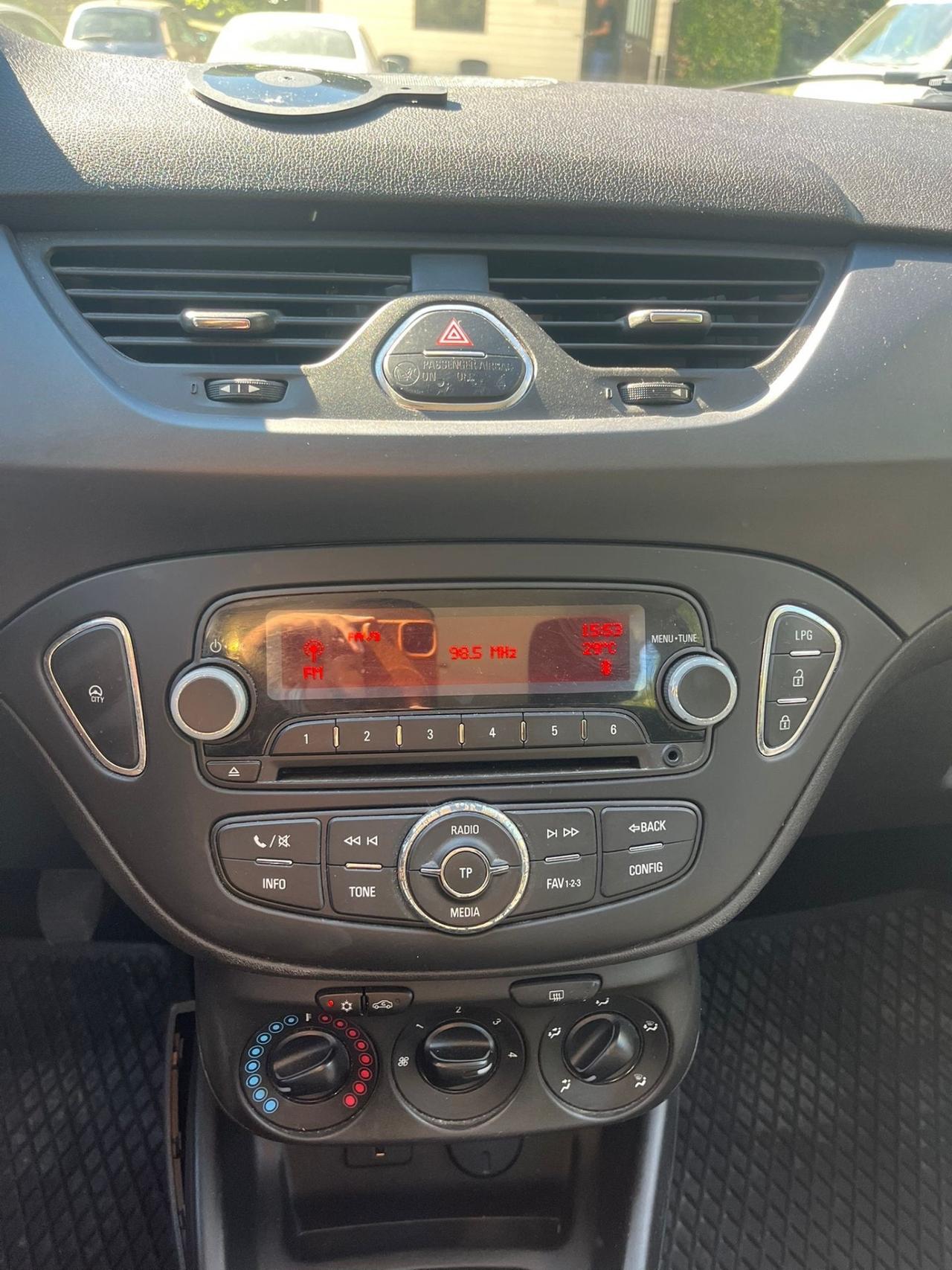 Opel Corsa 1.4 90CV GPL Tech 5 porte Innovation