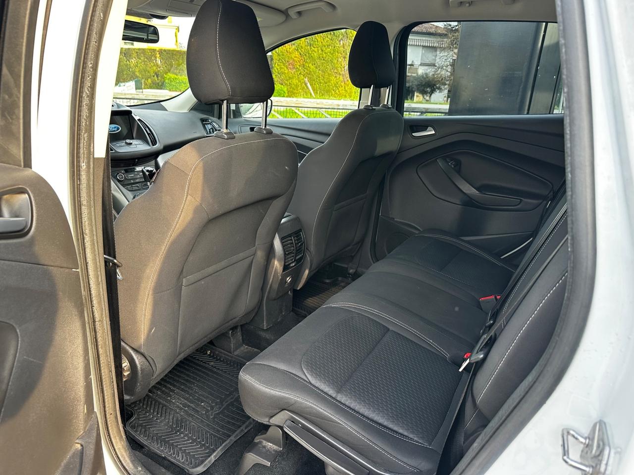 Ford Kuga 1.5 TDCI 120 CV S&S 2WD ST-Line