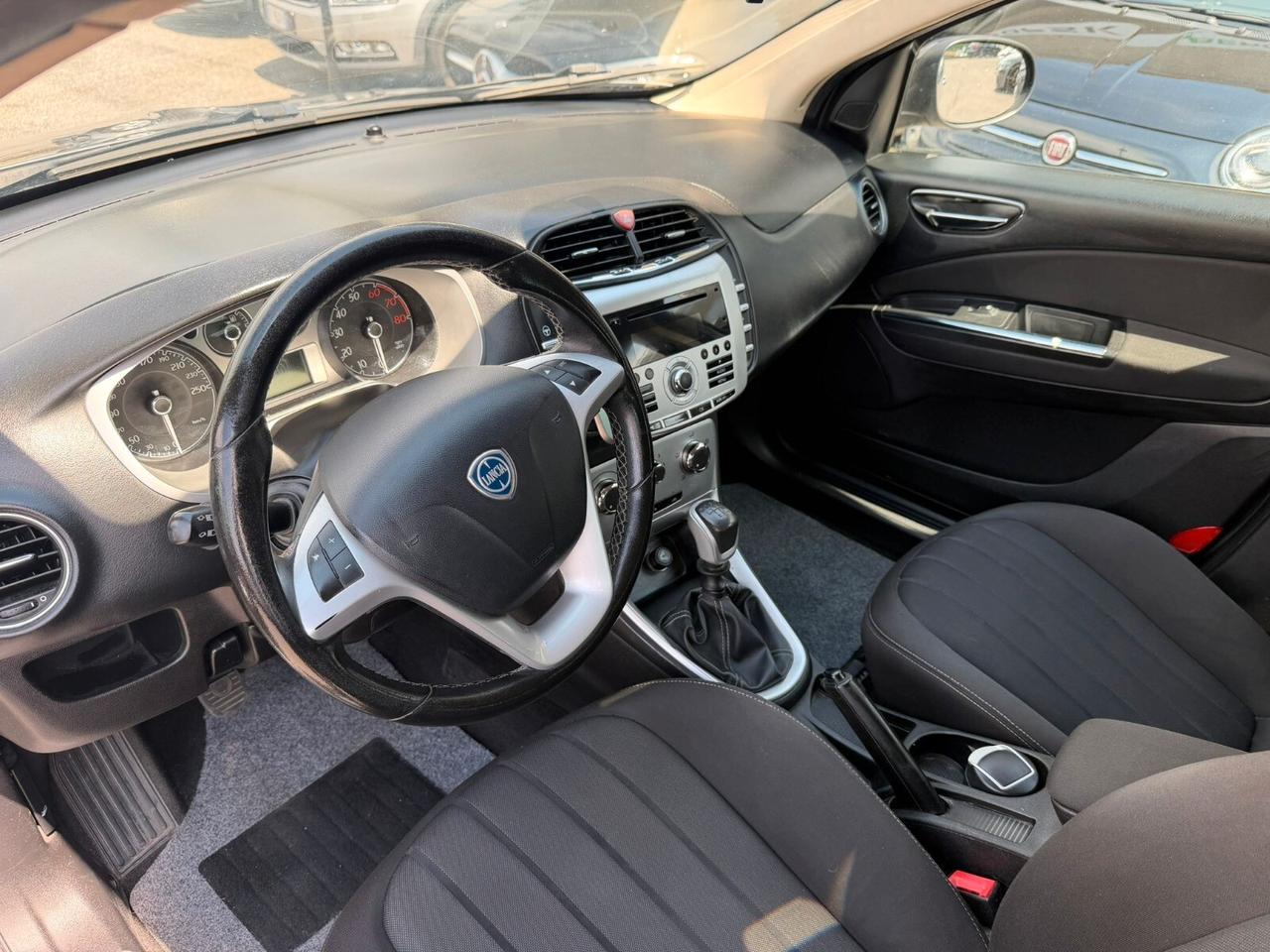 Lancia Delta 1.4 T-Jet 120 CV Silver