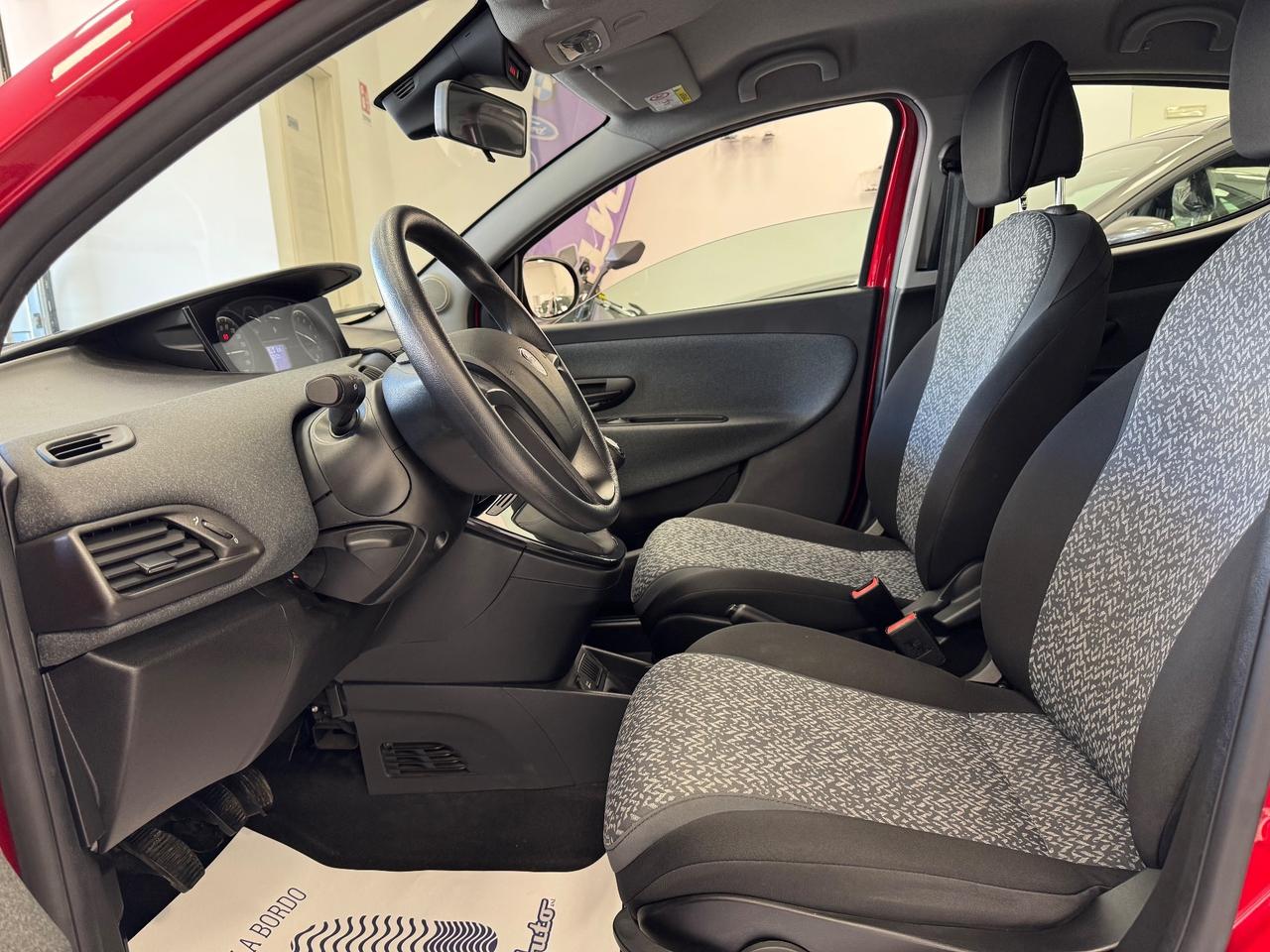 Lancia Ypsilon 1.0 FireFly 5 porte S&S Hybrid 70 cv