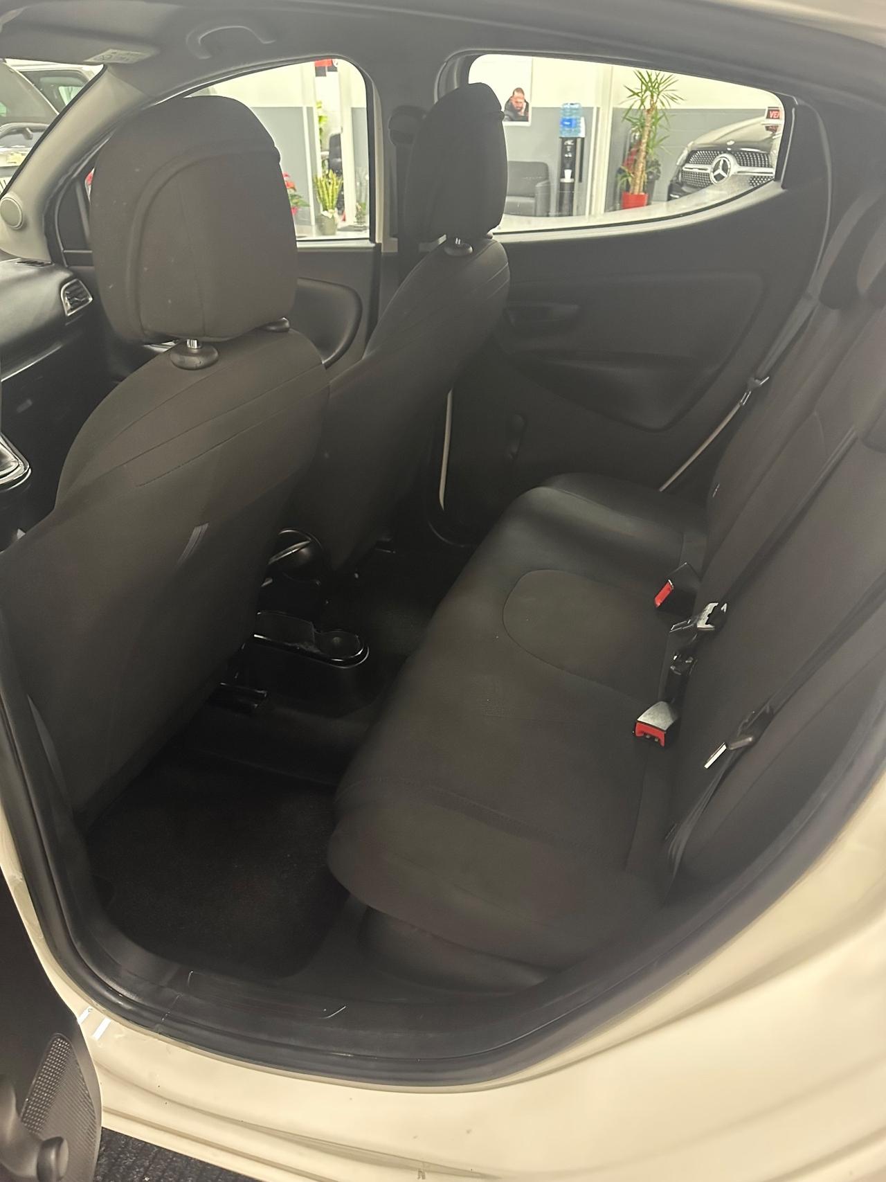 Lancia Ypsilon 1.2 69 CV 5 porte Platinum