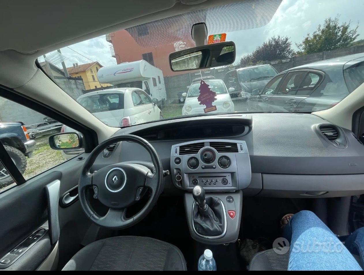 Renault Scenic Grand Scénic 1.5 dCi/105CV PlayStation Portable