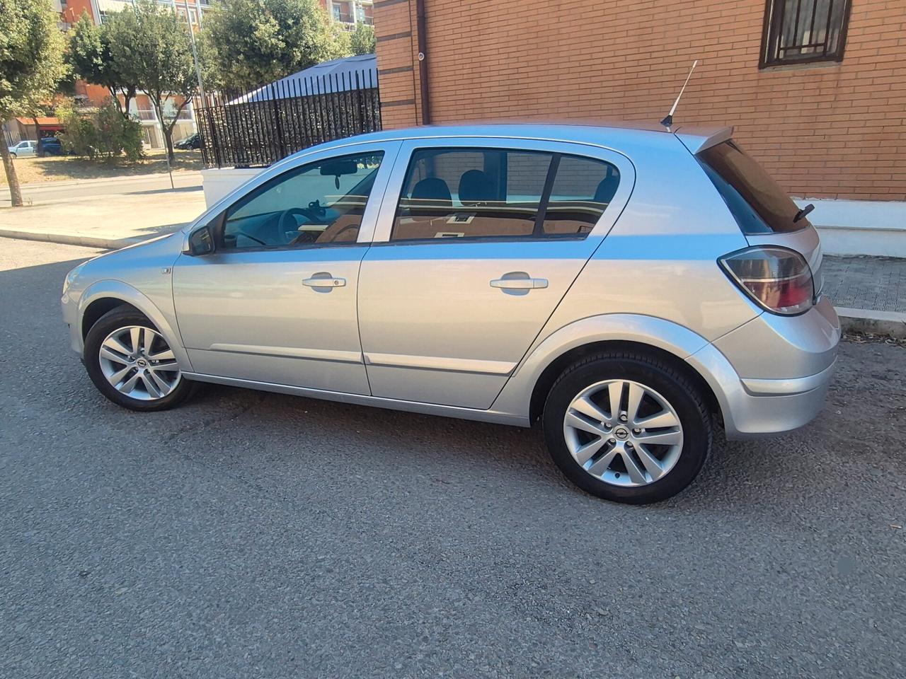 Opel Astra 1.7 CDTI 125CV 5 porte Enjoy anno 08