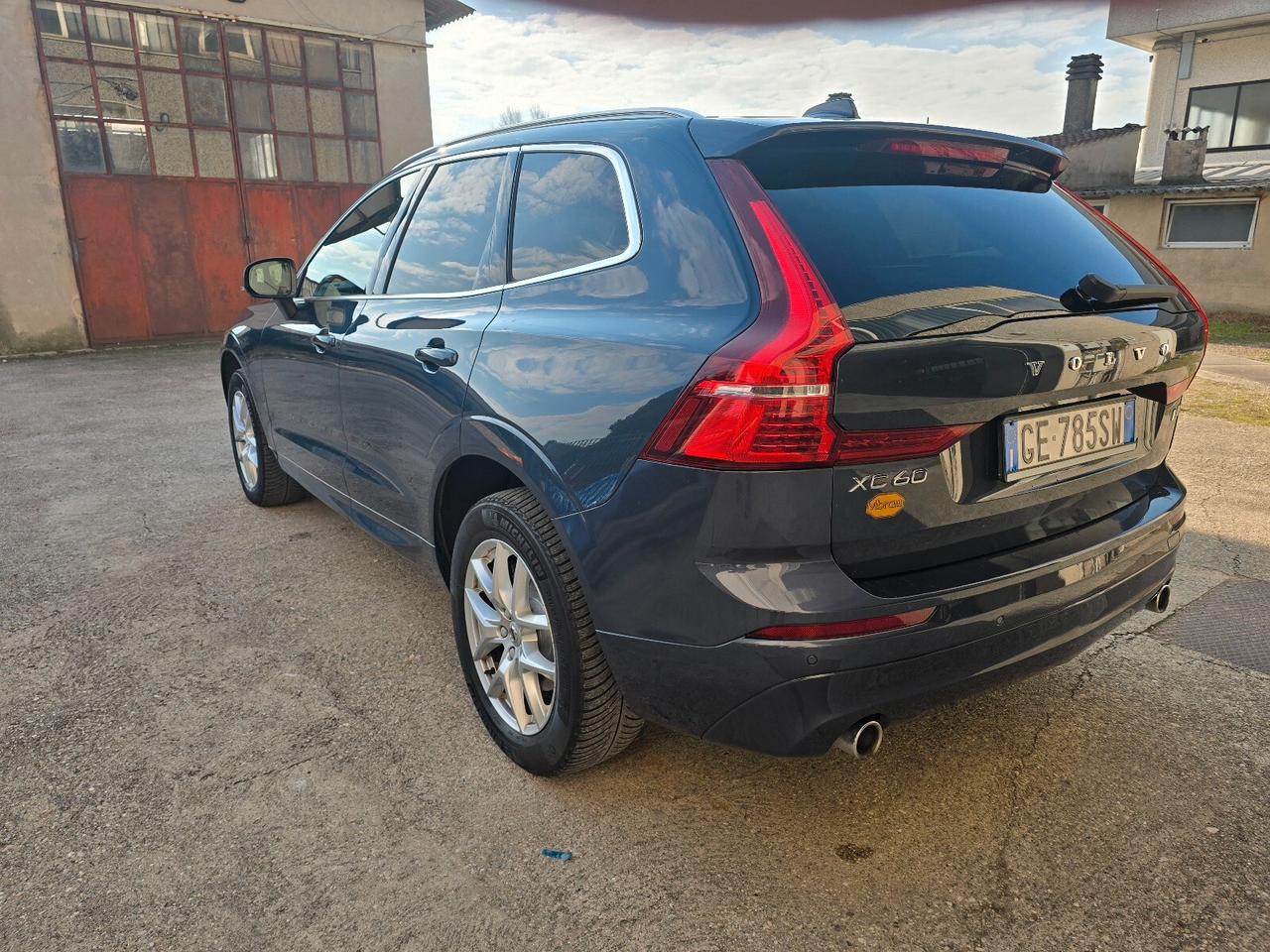 Volvo XC 60 XC60 B4 (d) AWD Geartronic Business