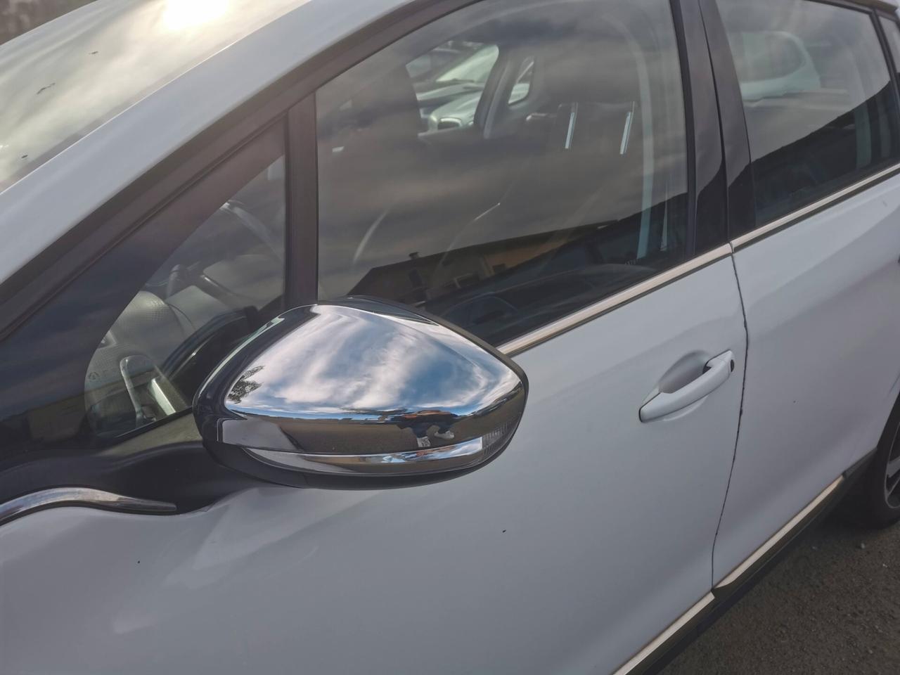 Peugeot 2008 1.6 e-HDi 92 CV Stop&Start Urban Cross 2014