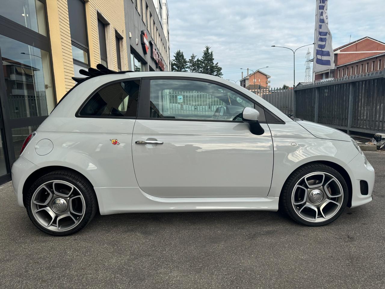 Abarth 500 CABRIO PARI AL NUOVO