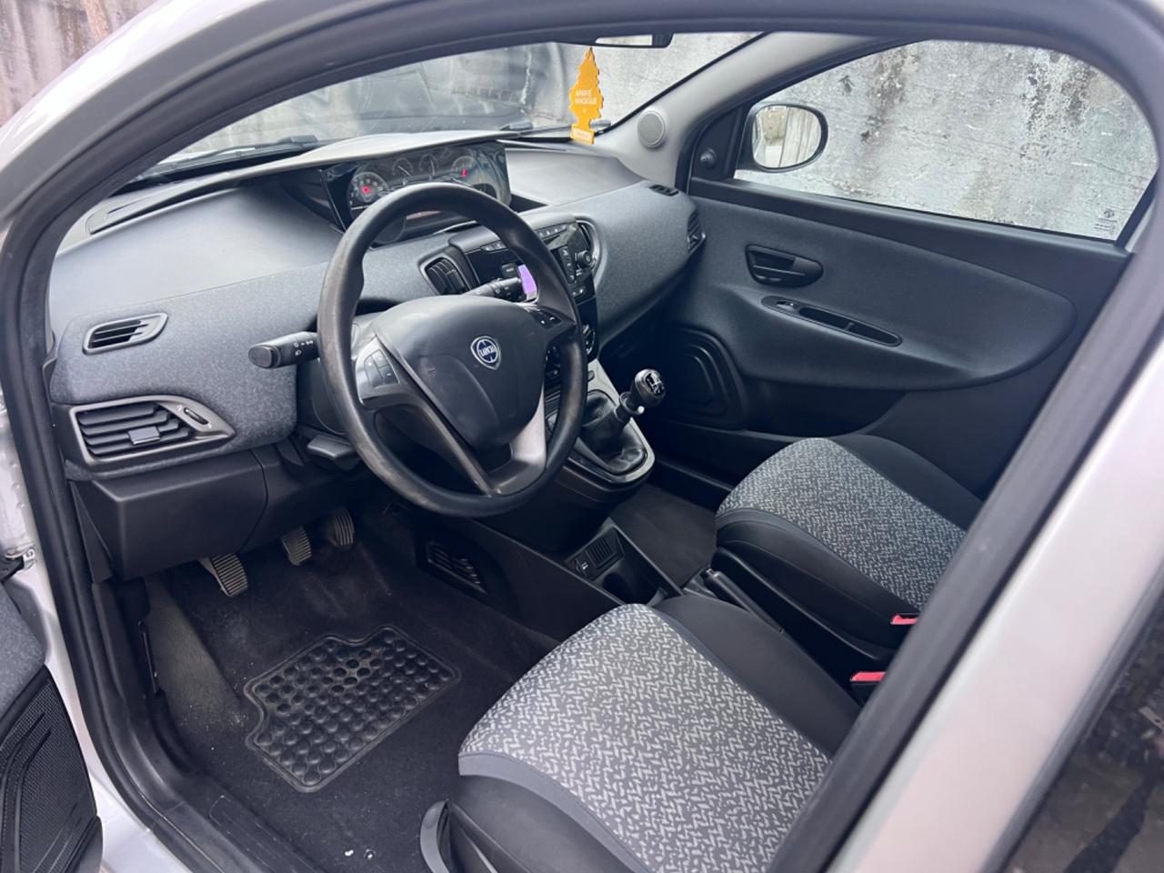 Lancia Ypsilon 1.2 69 CV 5 porte GPL Ecochic Gold