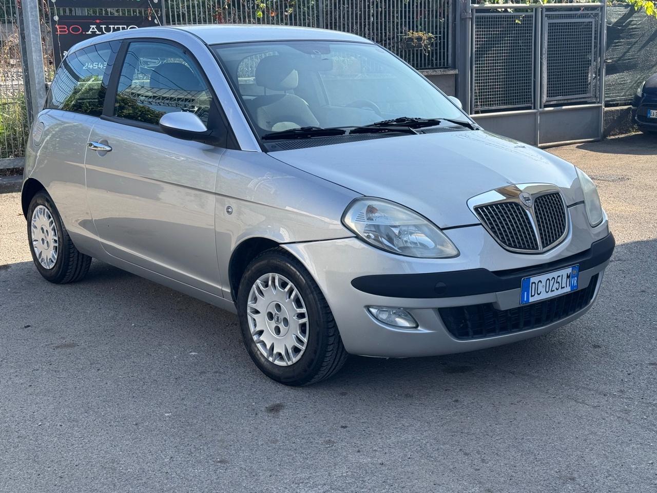 Lancia Ypsilon 1.2 Argento