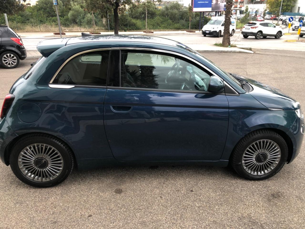 Fiat 500 500e Berlina 42 kWh Opening Edition Business