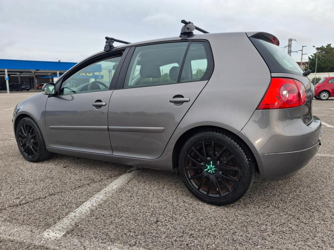 Volkswagen Golf 1.6 16V FSI 5p. Sportline