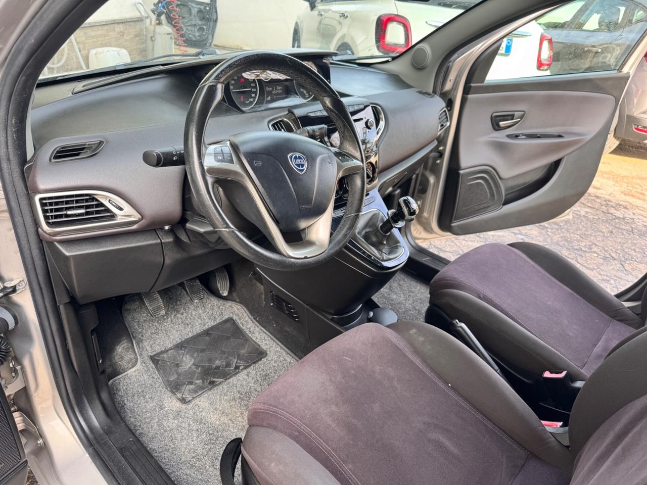 Lancia Ypsilon 1.2 69 CV 5 porte GPL Ecochic Gold