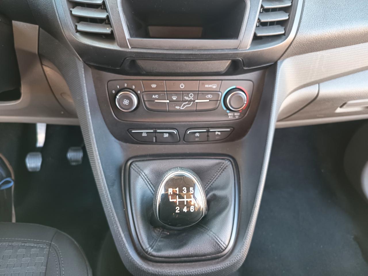 Ford transit connect 1,5 diesel 6 marce autocarro 5 posti 2022