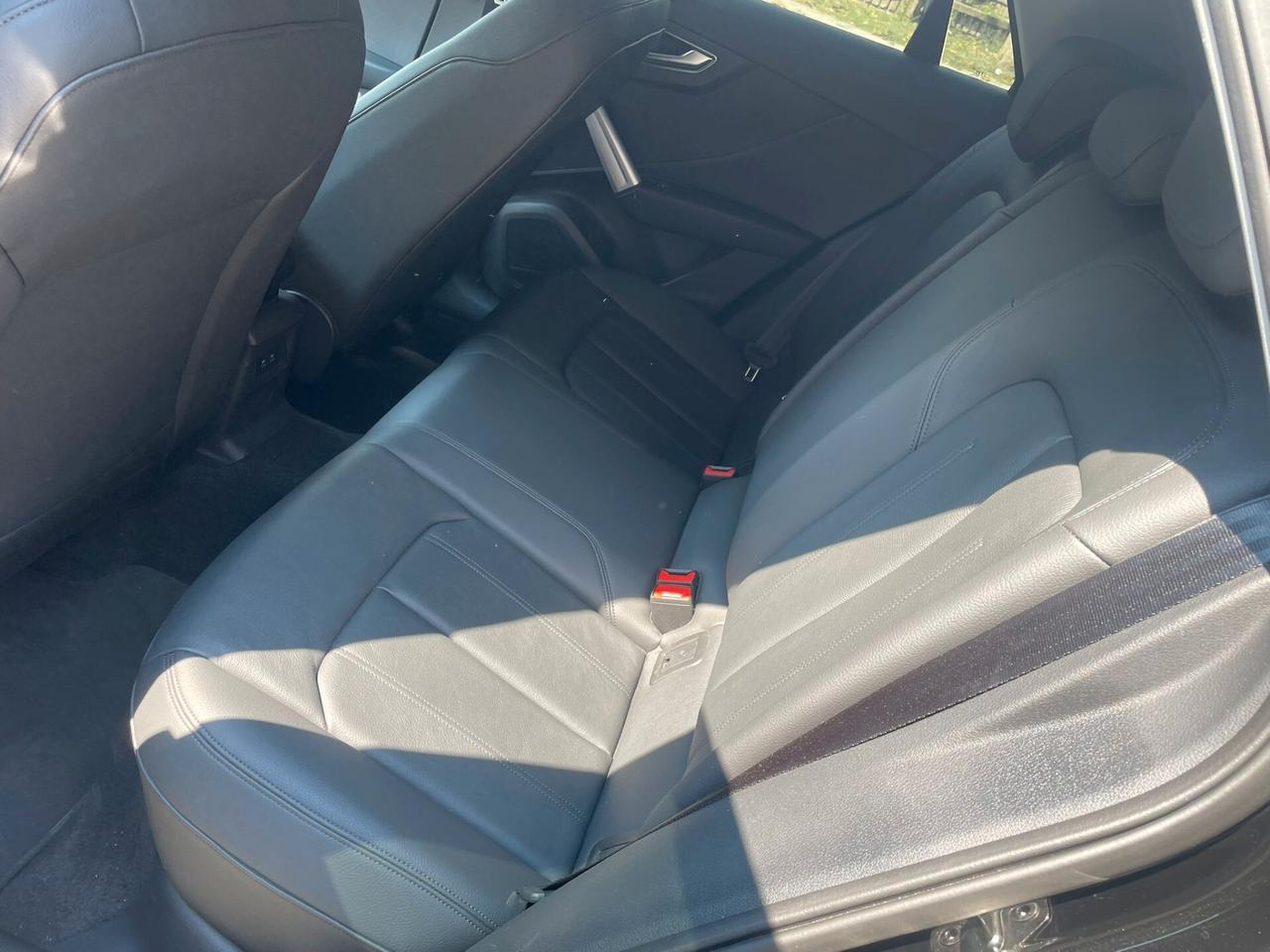 Audi Q2 30 TDI S tronic cockpit navigatore