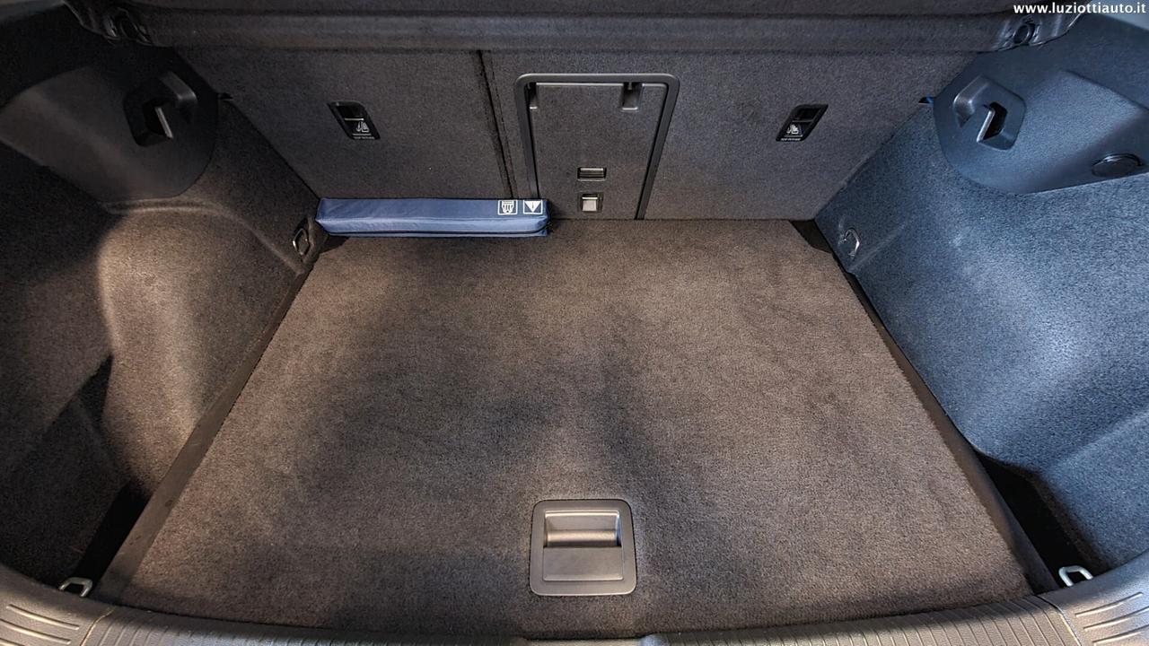 Volkswagen Golf 8 1.5 TGI LIFE