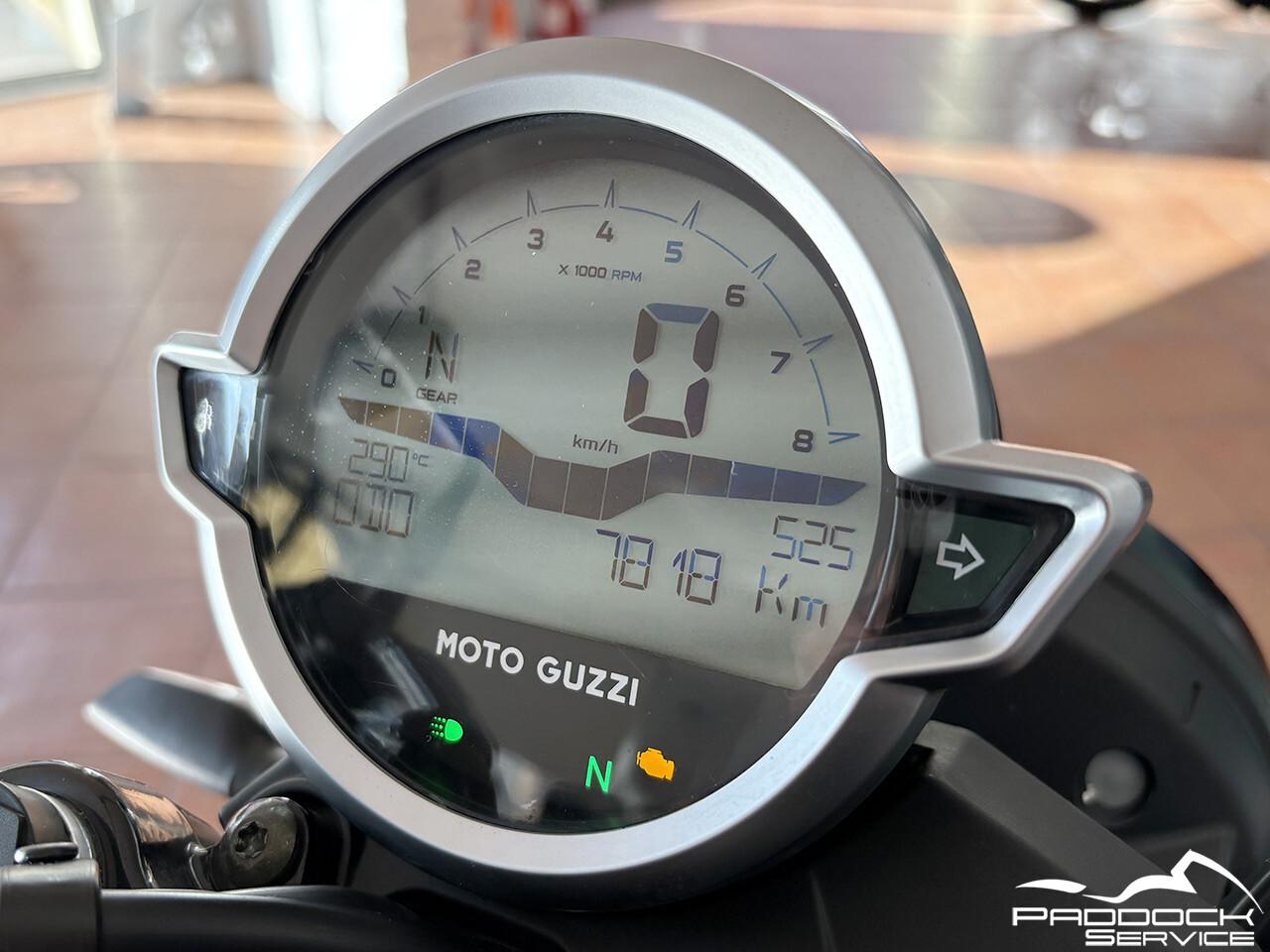 Moto Guzzi V7 IV Stone 2021 SOLO 7.818 km DA 107 EURO/MESE