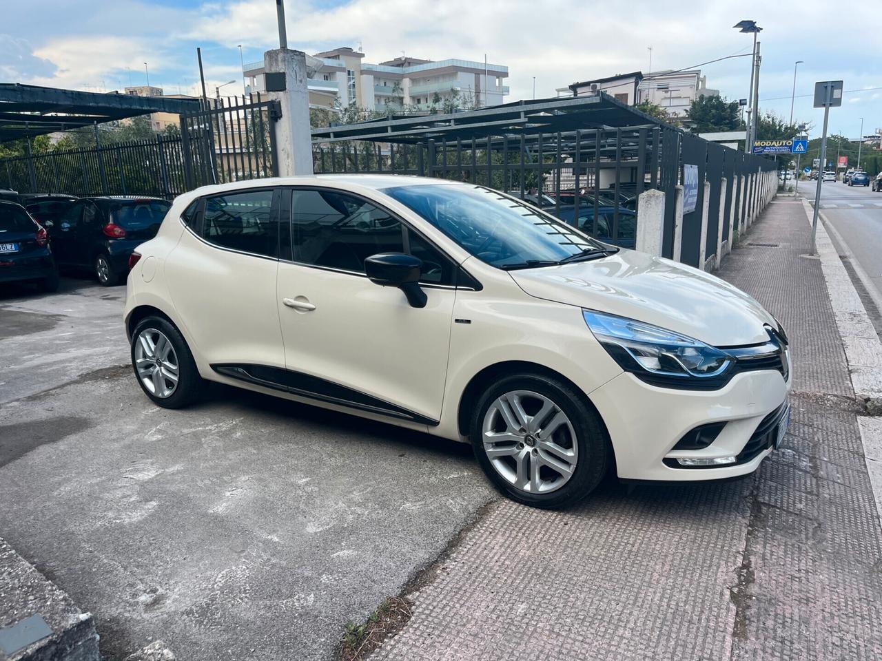 Renault Clio 1.2 75 CV 5 p. Duel X NeoPatentati
