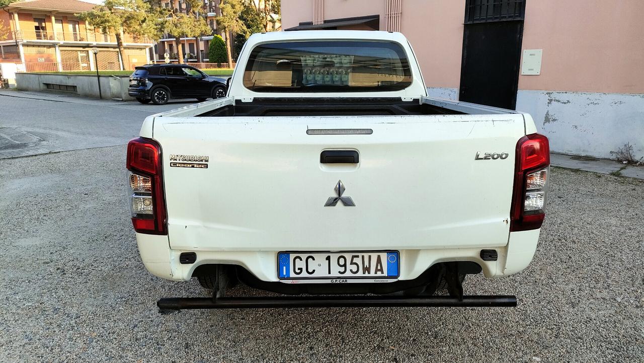 Mitsubishi L200 2.3 TD Pick up 4x4 Iva compresa