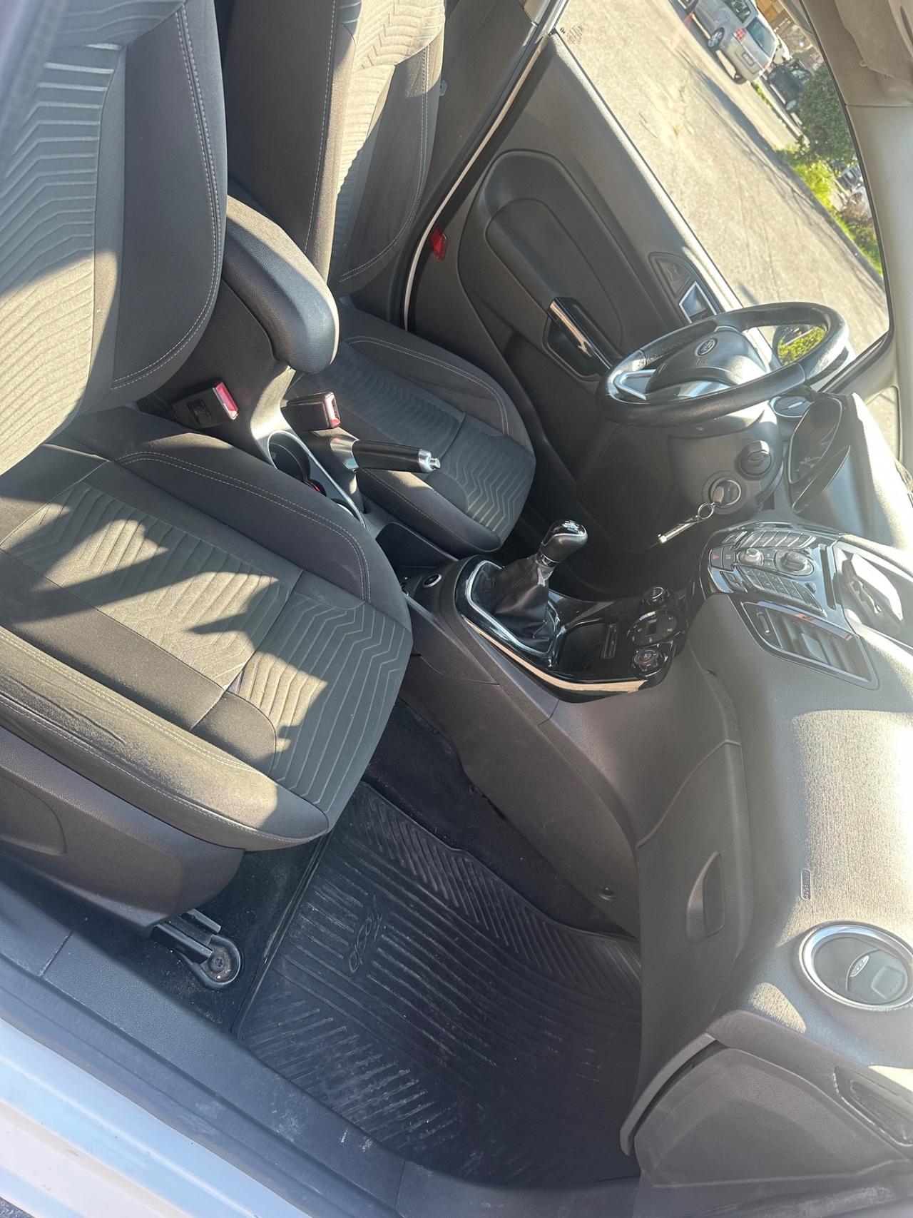 Ford Fiesta 1.4 5 porte Bz.- GPL Titanium