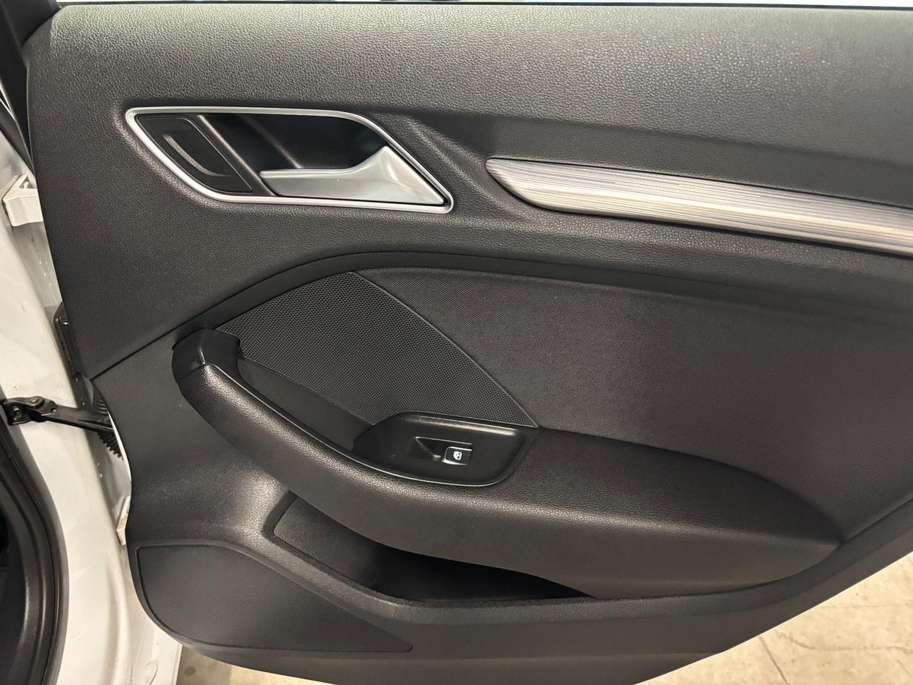 Audi A3 SPB 1.6 TDI | S-TRONIC Sport |