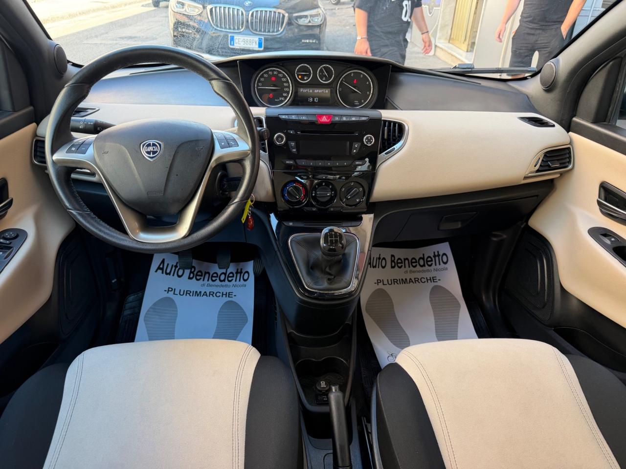 Lancia Ypsilon 1.3 MJT 95cv Gold 2013