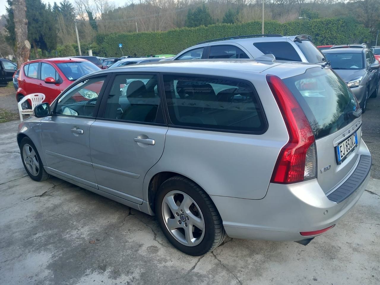 Volvo V50 D3 R-design