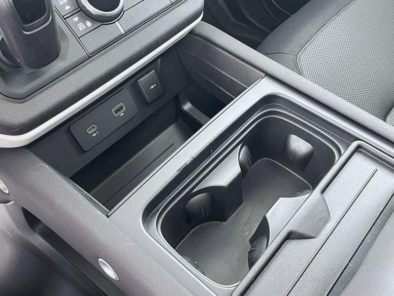 Land Rover Defender 3.0 D6 250 110 HSE AWD auto.