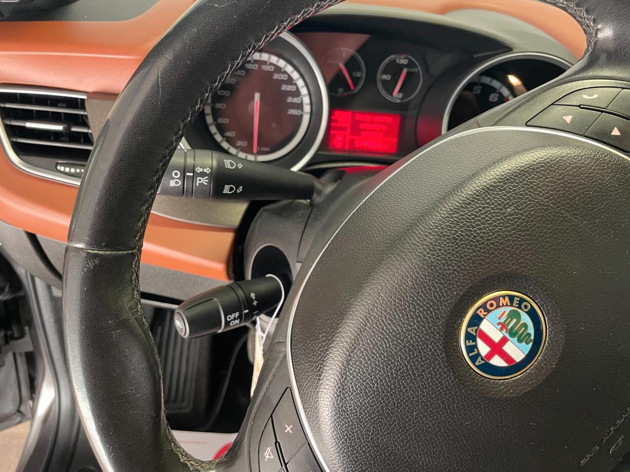 Alfa Romeo Giulietta 1.4 Turbo 120 CV Distinctive Pelle Full NEOPATENTATI !