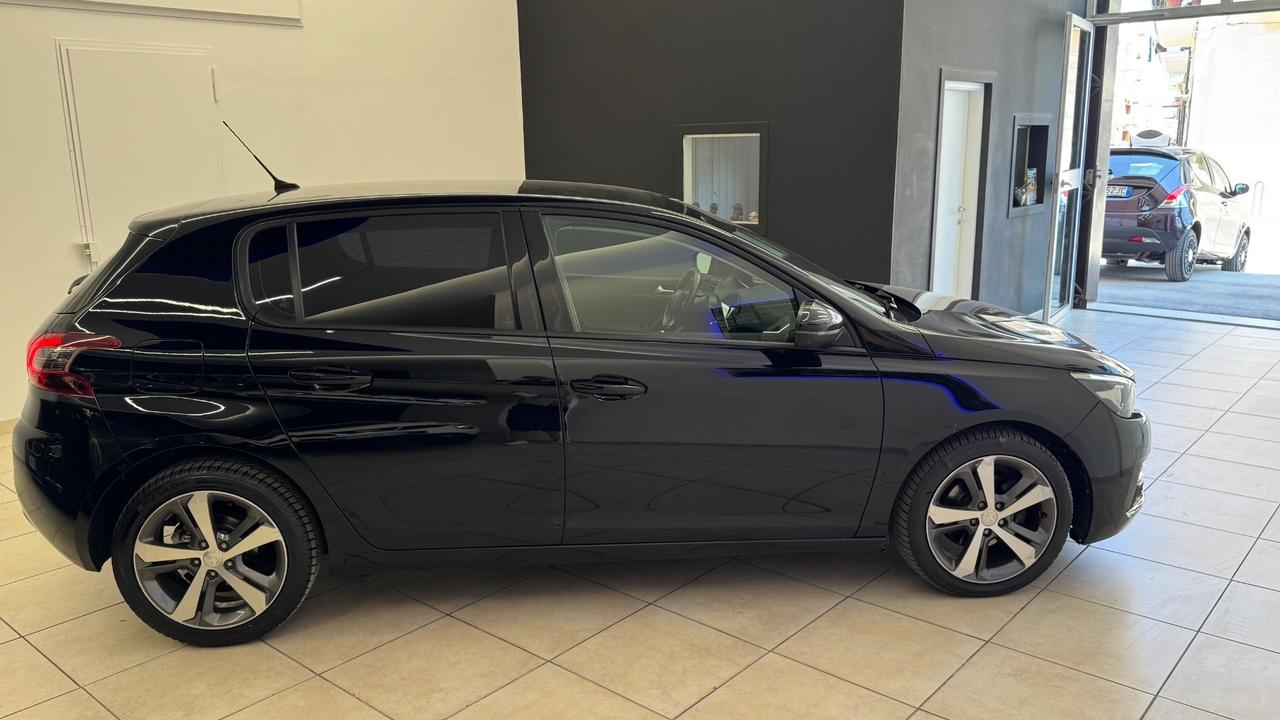 Peugeot 308 BlueHDi 120 S&S Allure-2018